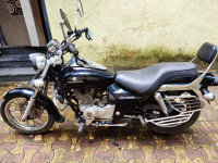 Black Bajaj Avenger 220 DTS-i