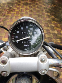 Black Bajaj Avenger 220 DTS-i