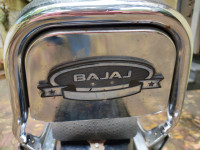 Black Bajaj Avenger 220 DTS-i