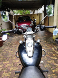 Black Bajaj Avenger 220 DTS-i