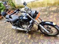 Black Bajaj Avenger 220 DTS-i