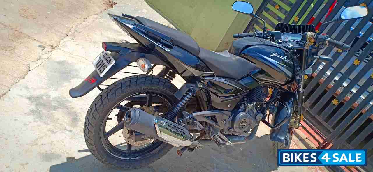 Black Bajaj Pulsar 180 DTSi