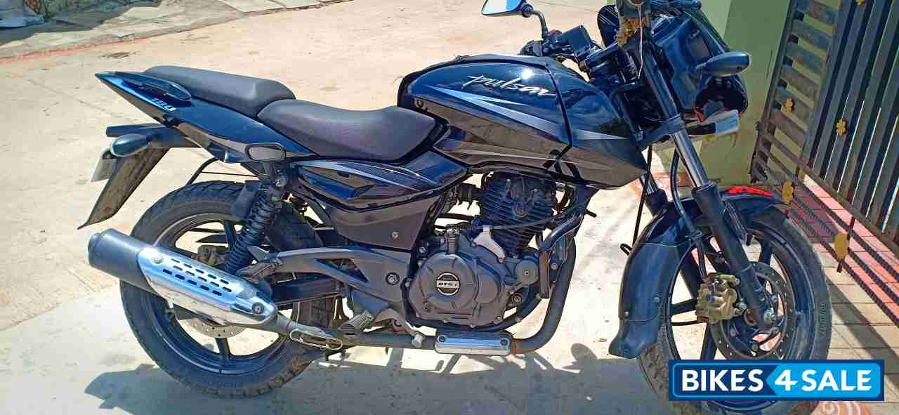 Black Bajaj Pulsar 180 DTSi
