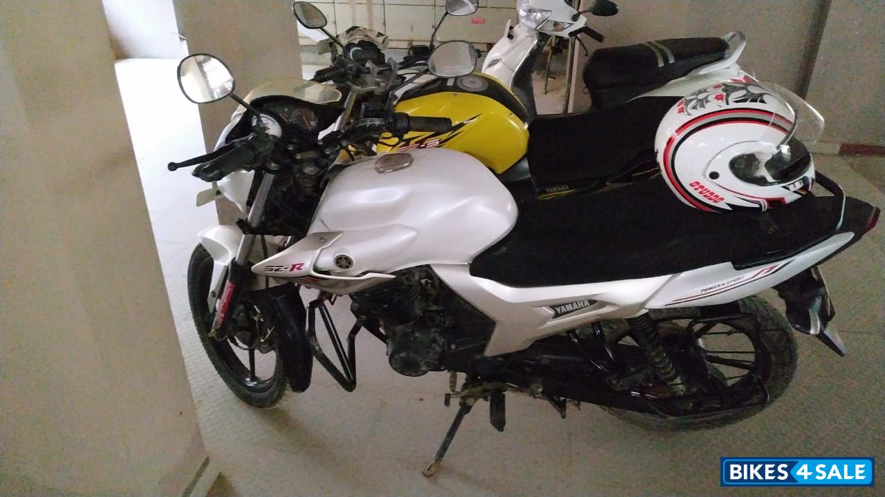 White Yamaha SZ-R