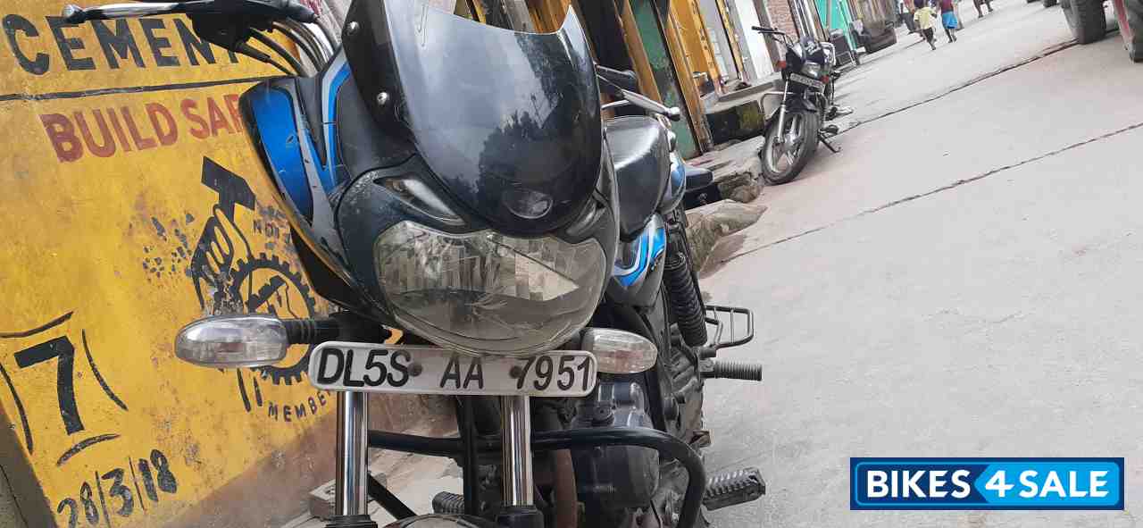 Black Bajaj Discover DTSi 125