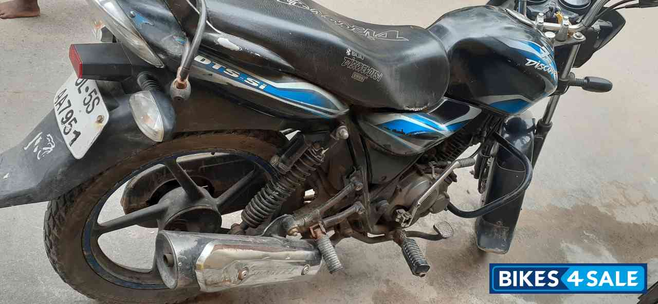 Black Bajaj Discover DTSi 125