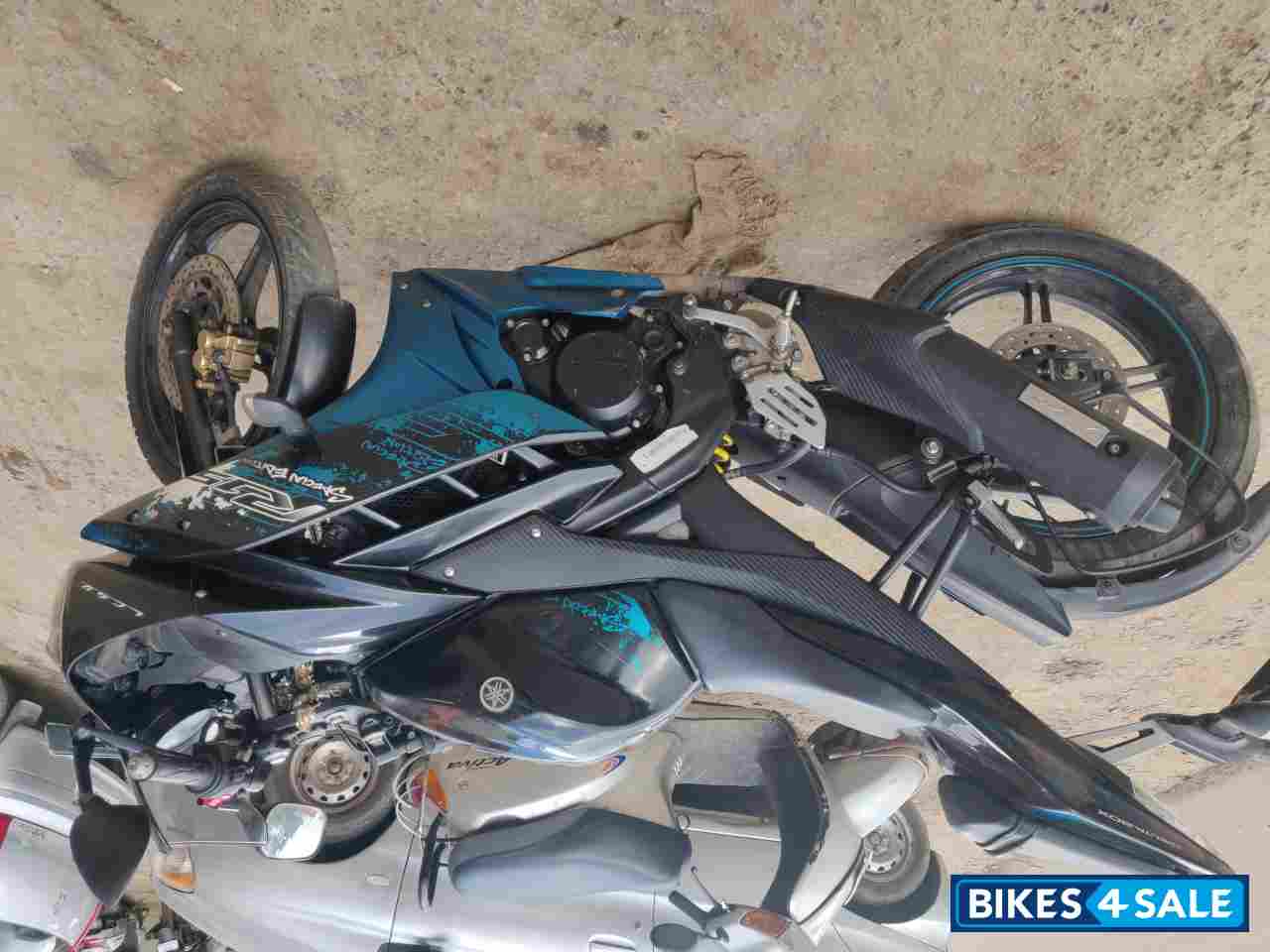 Blue Yamaha YZF R15 V2