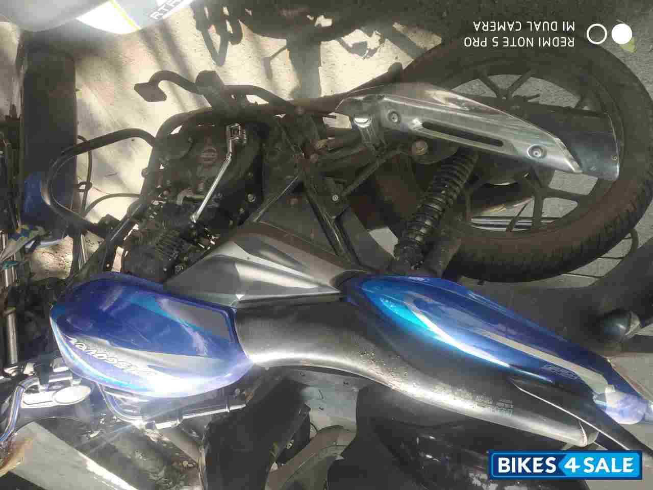 Blue Bajaj Discover 125