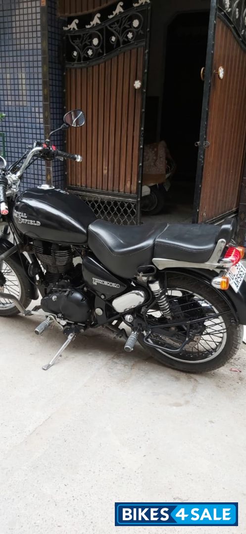 Black Royal Enfield Thunderbird 500