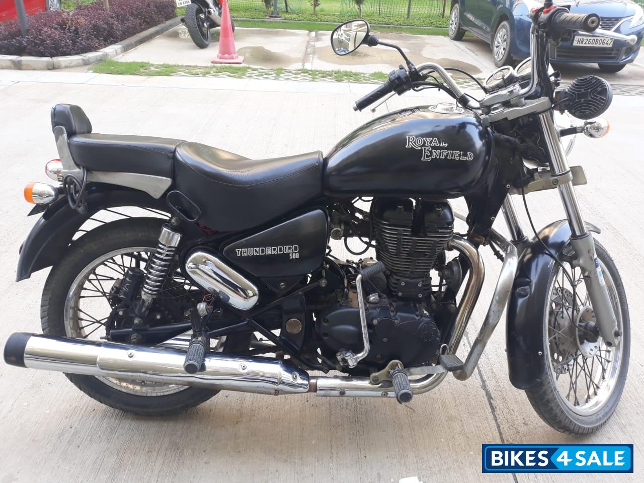 Black Royal Enfield Thunderbird 500