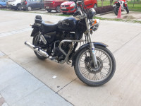 Black Royal Enfield Thunderbird 500