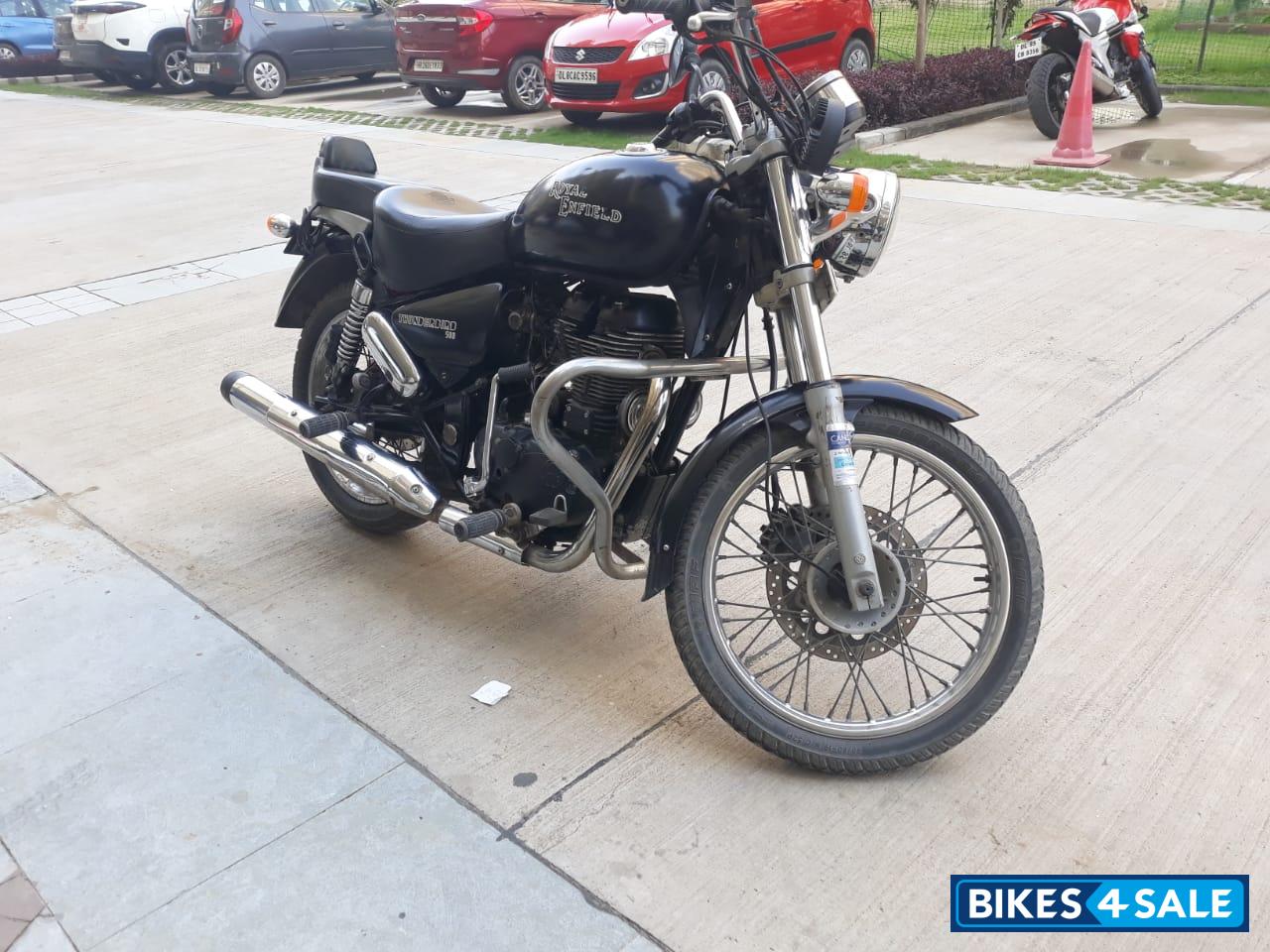 Black Royal Enfield Thunderbird 500
