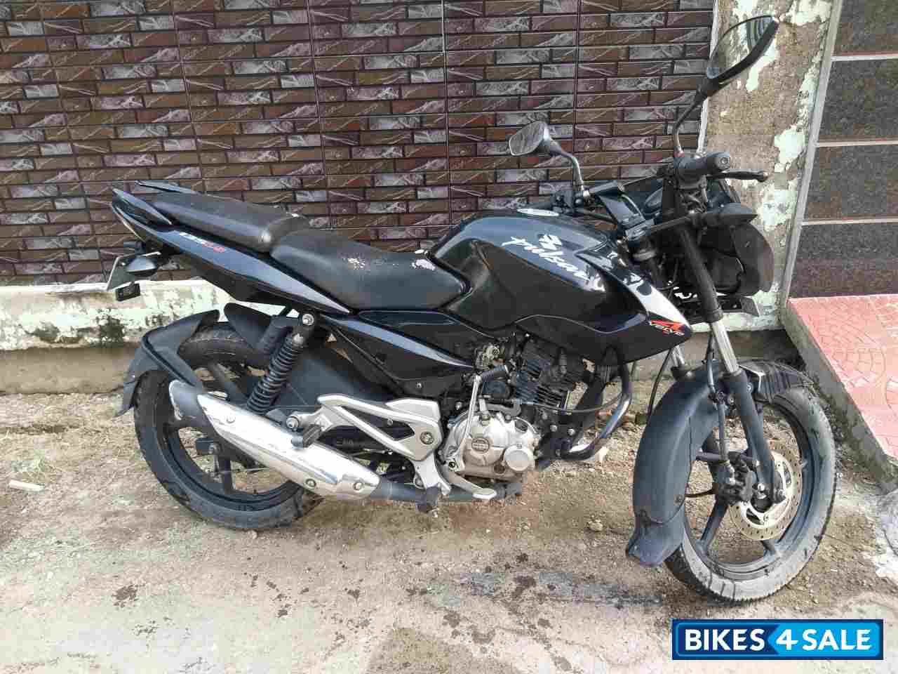 Black Bajaj Pulsar 135LS