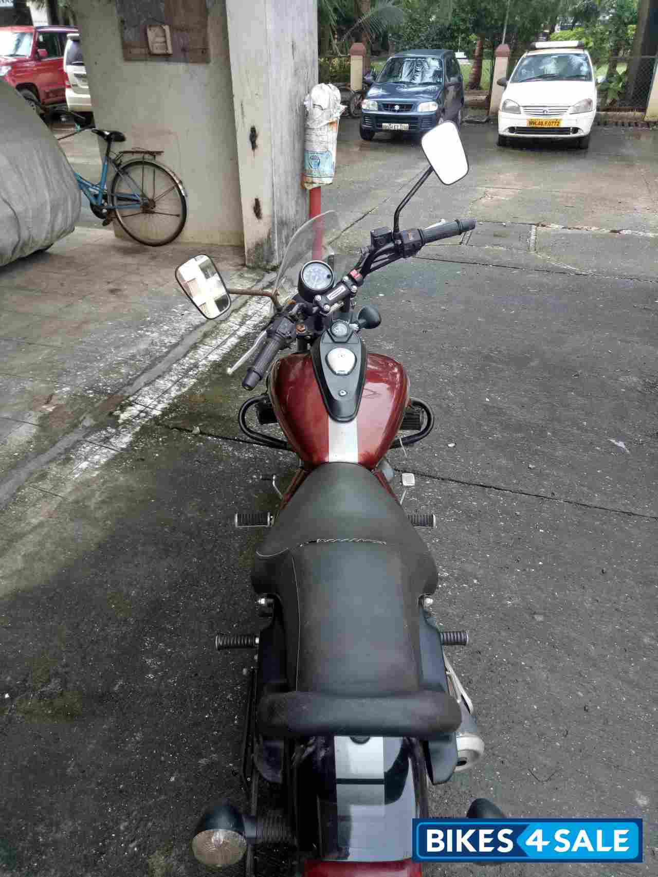 Red Bajaj Avenger Street 150