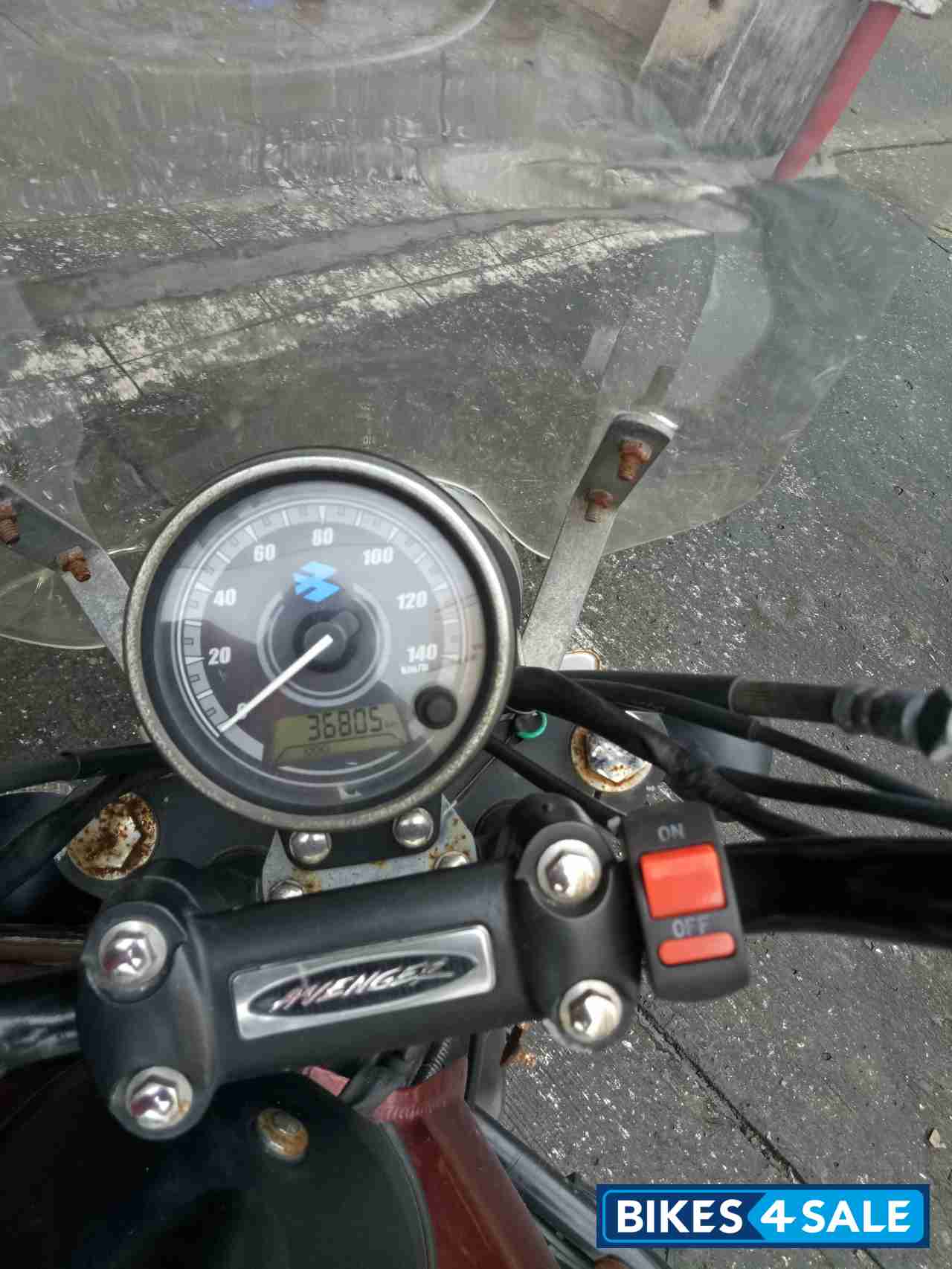 Red Bajaj Avenger Street 150