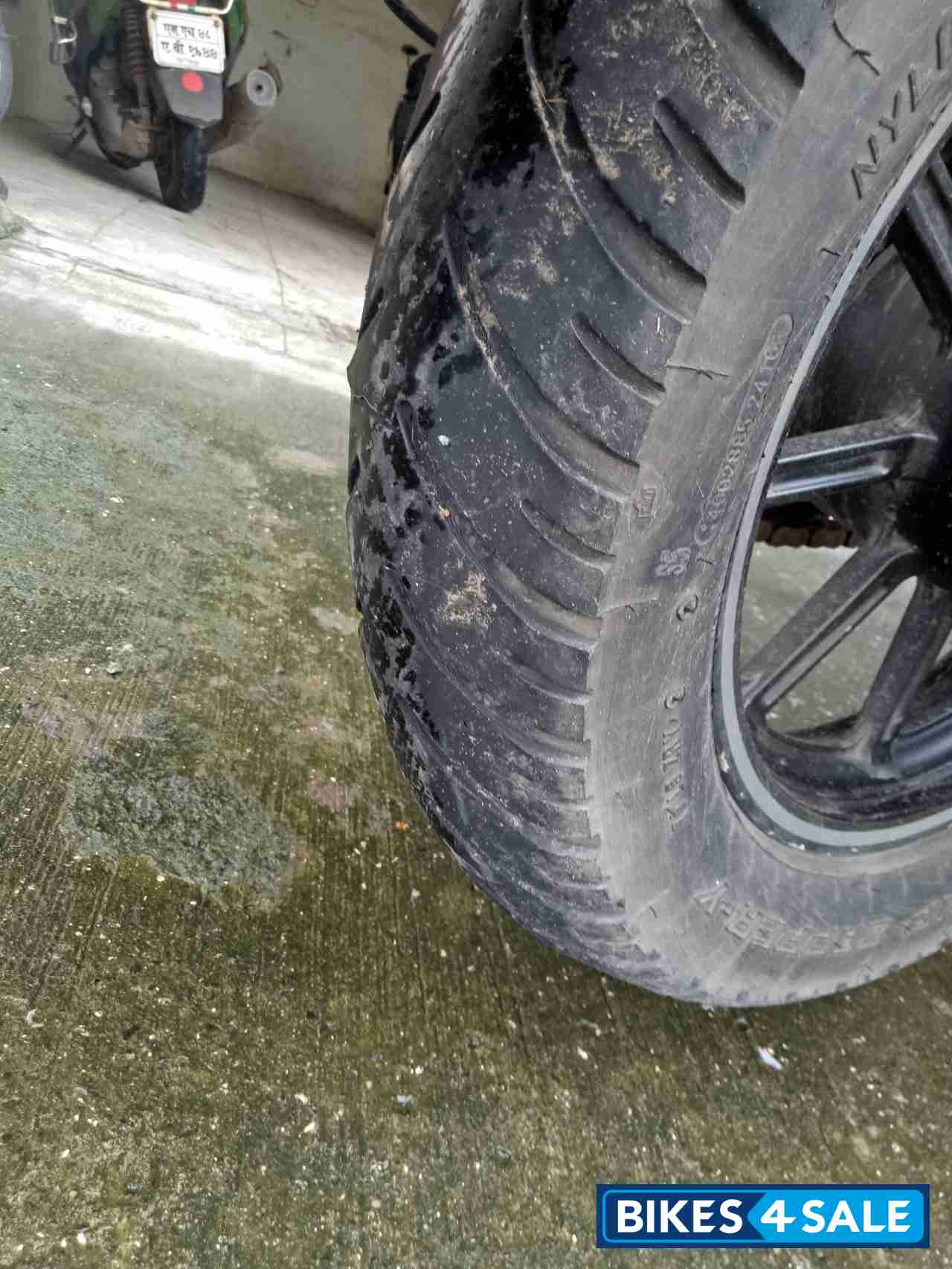 Red Bajaj Avenger Street 150