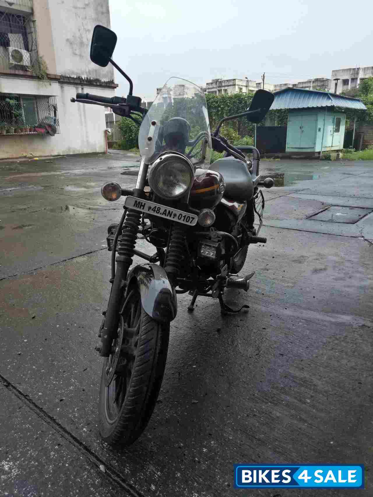 Red Bajaj Avenger Street 150
