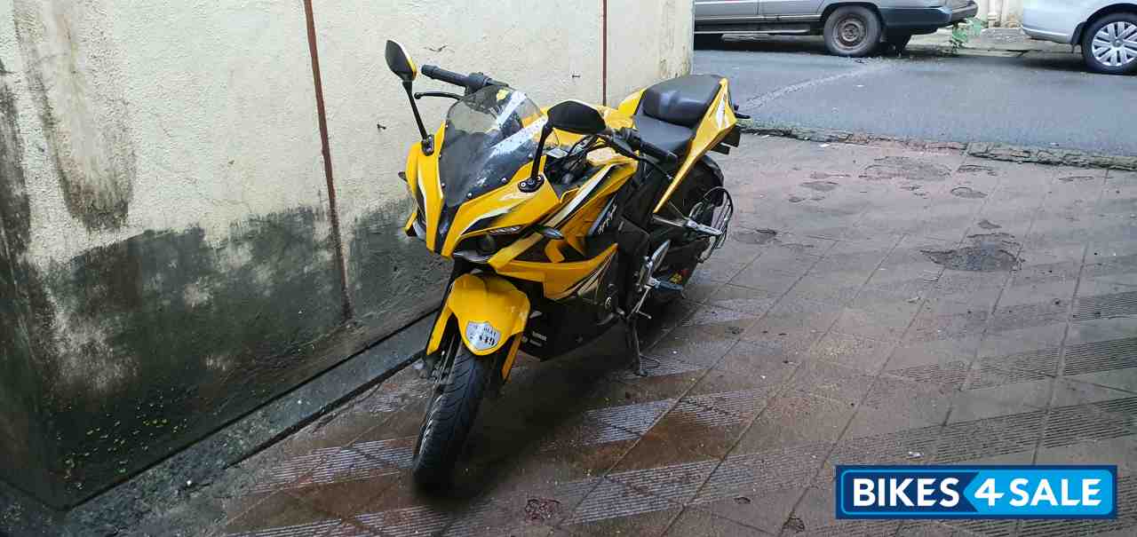Bajaj Pulsar RS 200