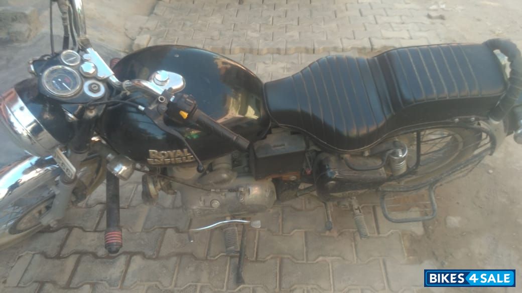 Mat Black Royal Enfield Bullet 350 ES