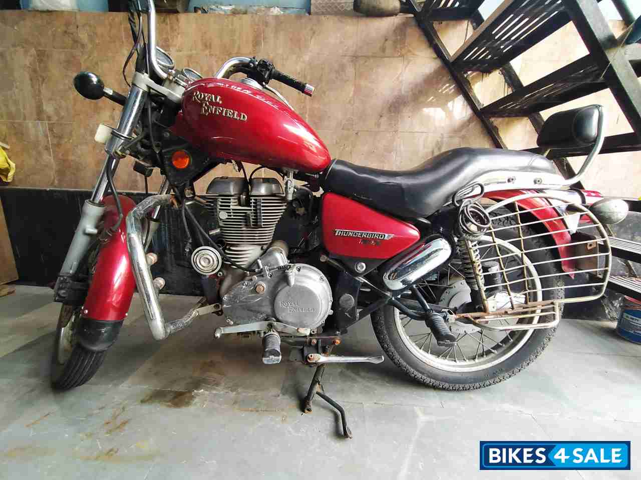 Red Royal Enfield Thunderbird TwinSpark 350