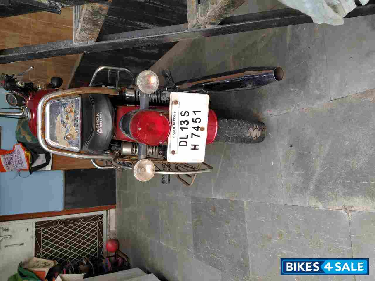 Red Royal Enfield Thunderbird TwinSpark 350