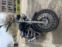 Black Royal Enfield Thunderbird 350