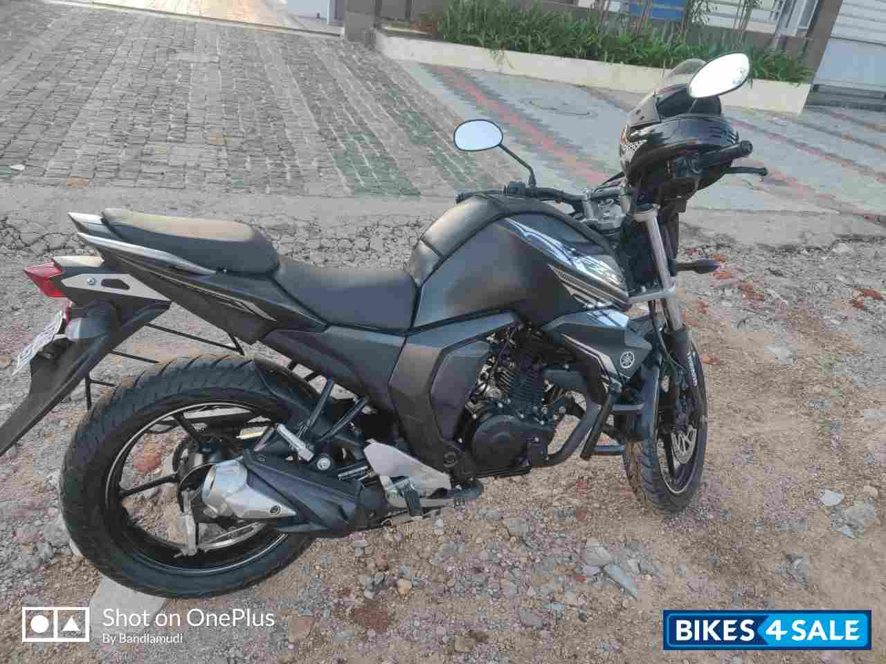 Mat Black Yamaha FZ-S