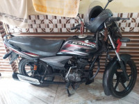 Red Bajaj Platina 125 DTS-Si