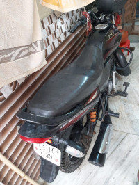 Red Bajaj Platina 125 DTS-Si