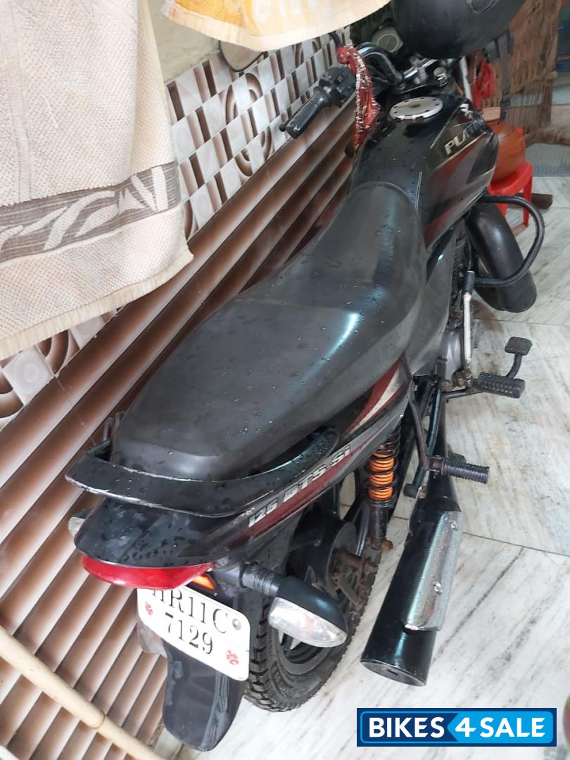 Red Bajaj Platina 125 DTS-Si
