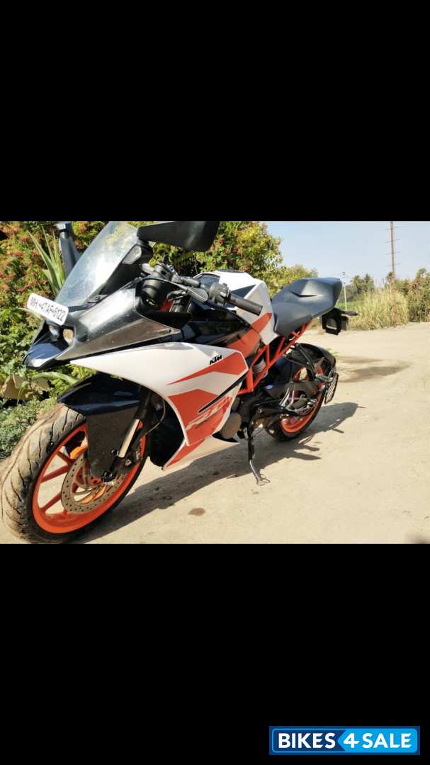 White Orange KTM RC 200
