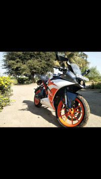White Orange KTM RC 200