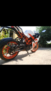 White Orange KTM RC 200