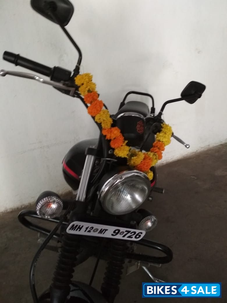 Matt Black Bajaj Avenger Street 220