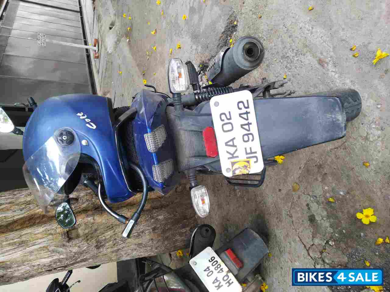 Blue And Black Bajaj Pulsar 150 DTSi