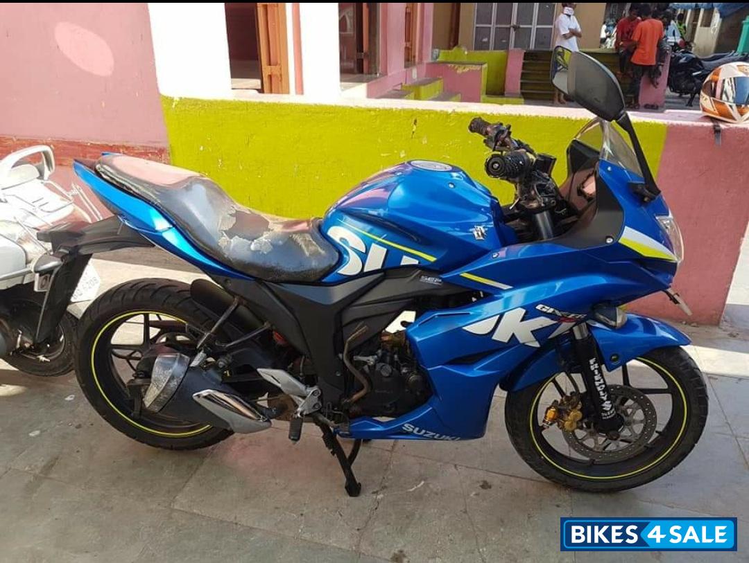 Blue Suzuki Gixxer SF Moto GP