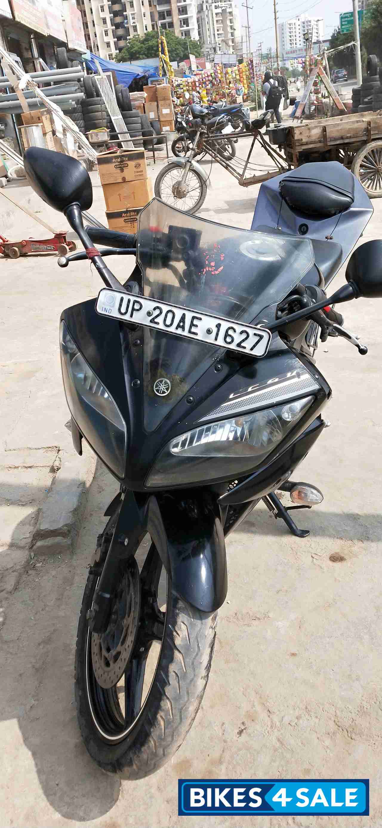 Midnight Black Yamaha YZF R15 V2