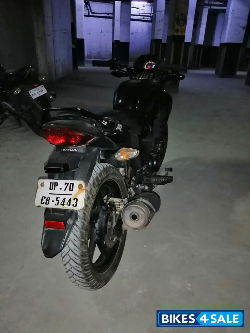 Black Honda Unicorn Dazzler