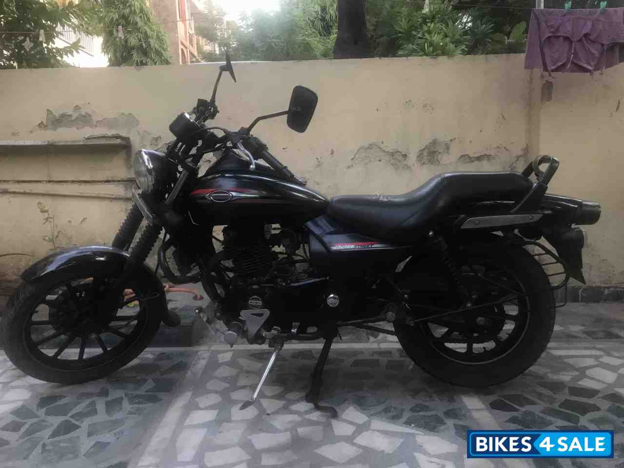 Bajaj Avenger Street 220