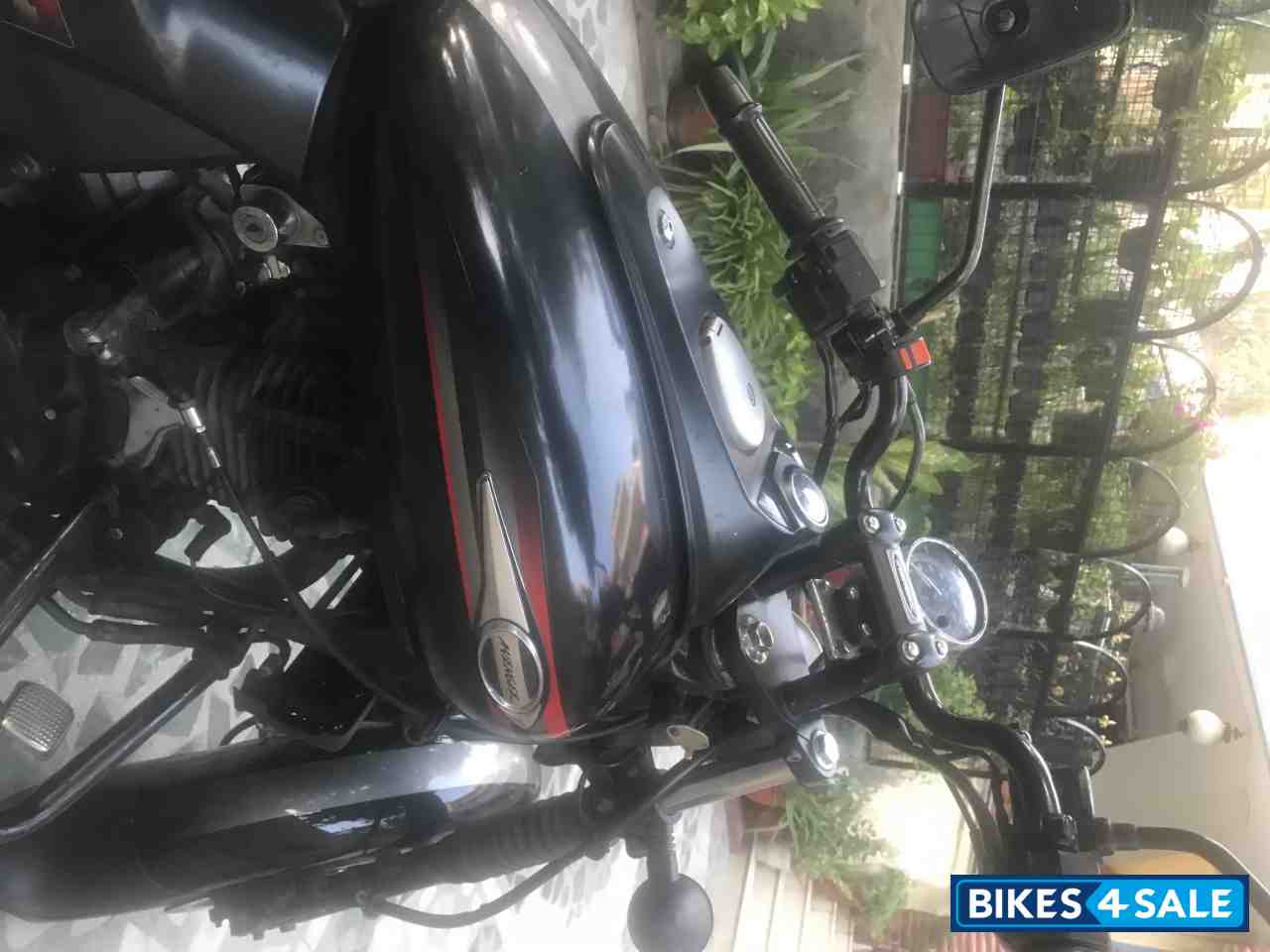 Bajaj Avenger Street 220