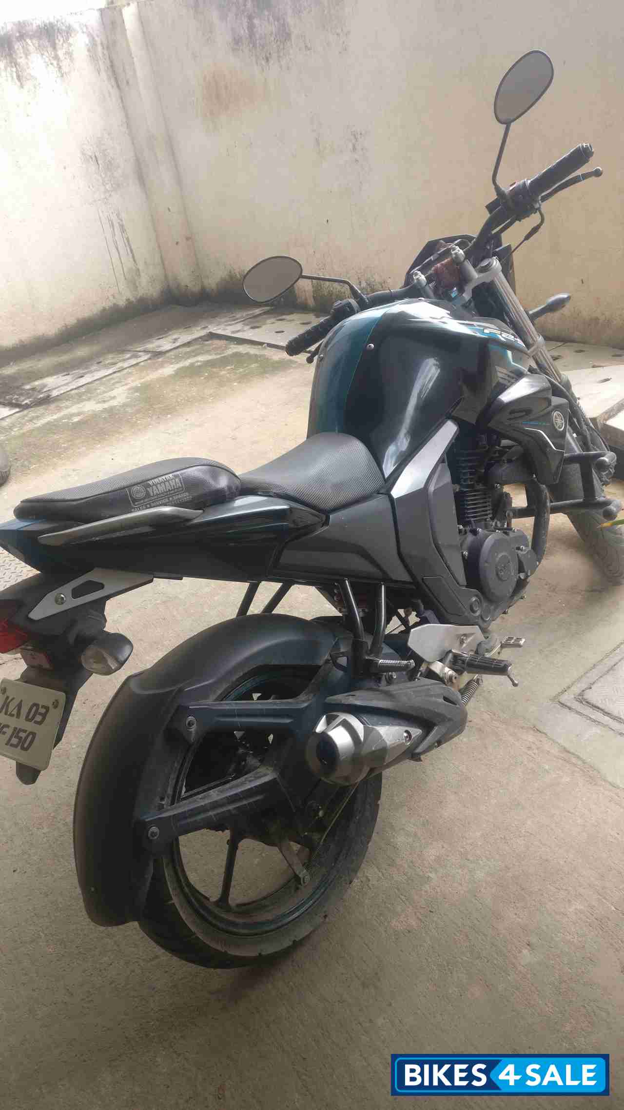 Black And Blue Yamaha FZ-S FI V2 Black And Blue Yamaha FZ-S FI V2