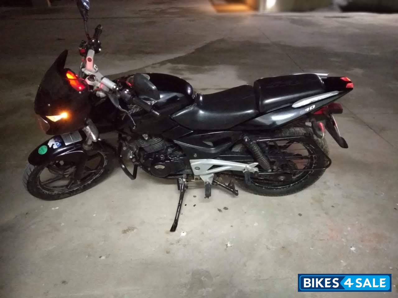 Black Bajaj Pulsar 180 DTSi