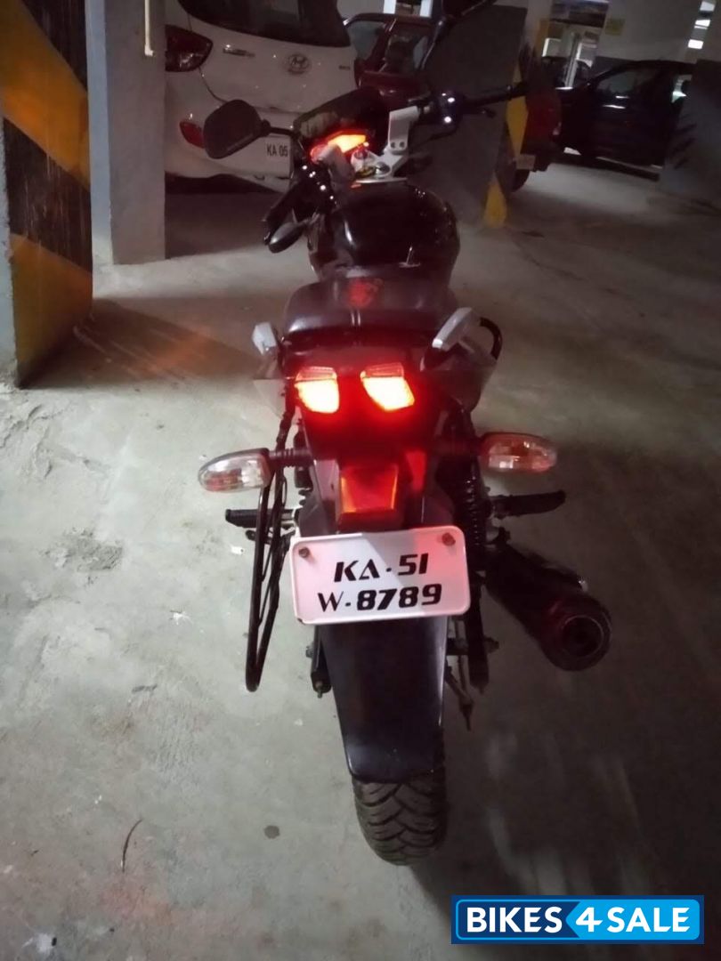 Black Bajaj Pulsar 180 DTSi Black Bajaj Pulsar 180 DTSi