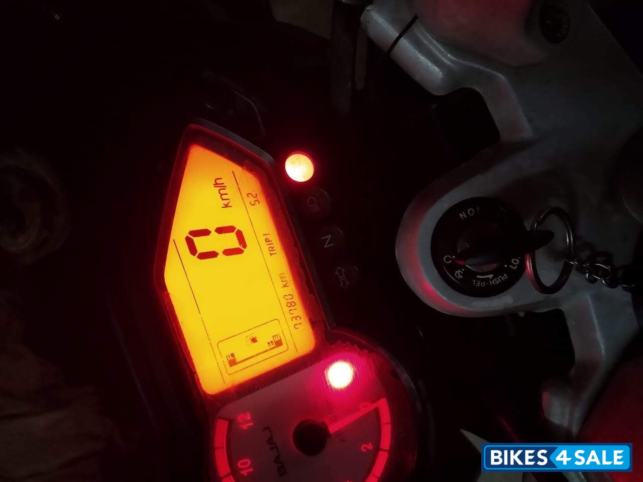 Black Bajaj Pulsar 180 DTSi Black Bajaj Pulsar 180 DTSi