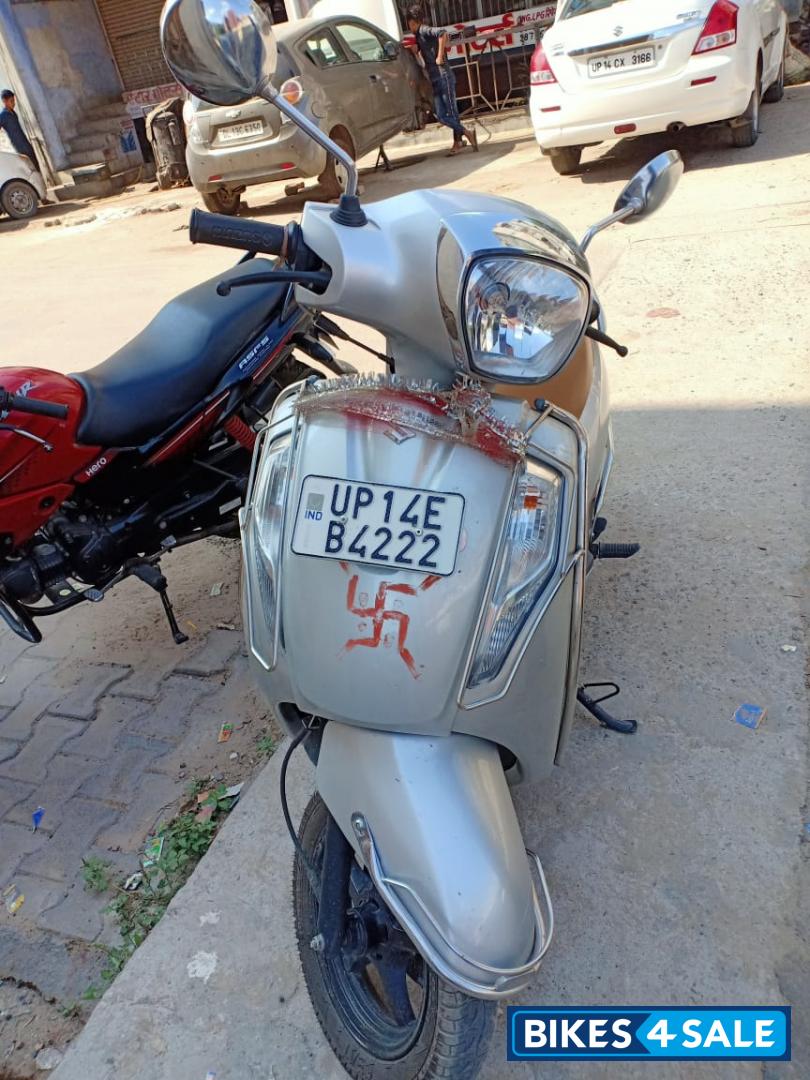 Silver Suzuki Access 125 Special Edition