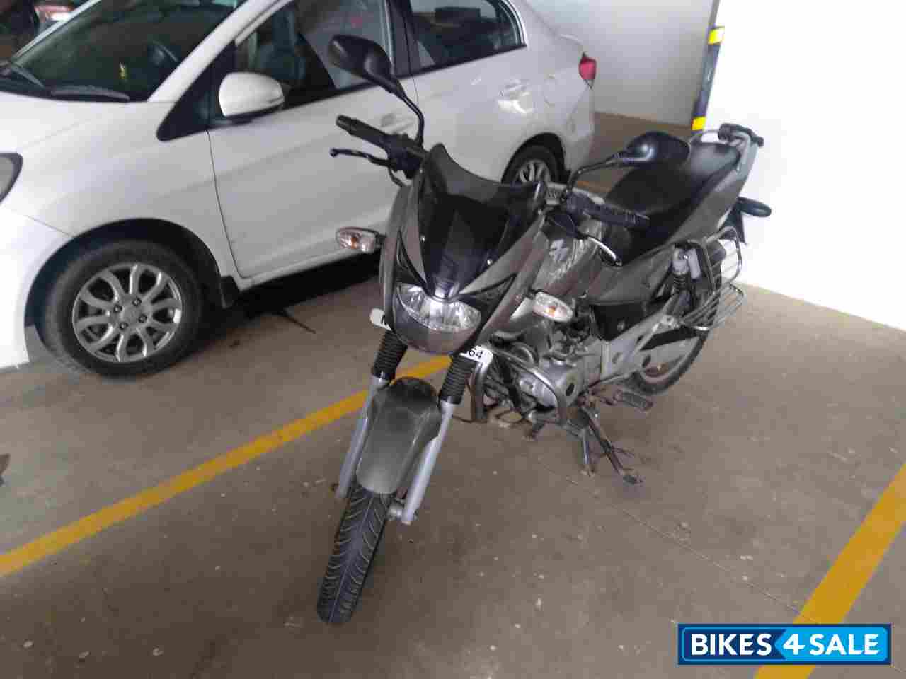 Silver Bajaj Pulsar 150 DTSi Silver Bajaj Pulsar 150 DTSi
