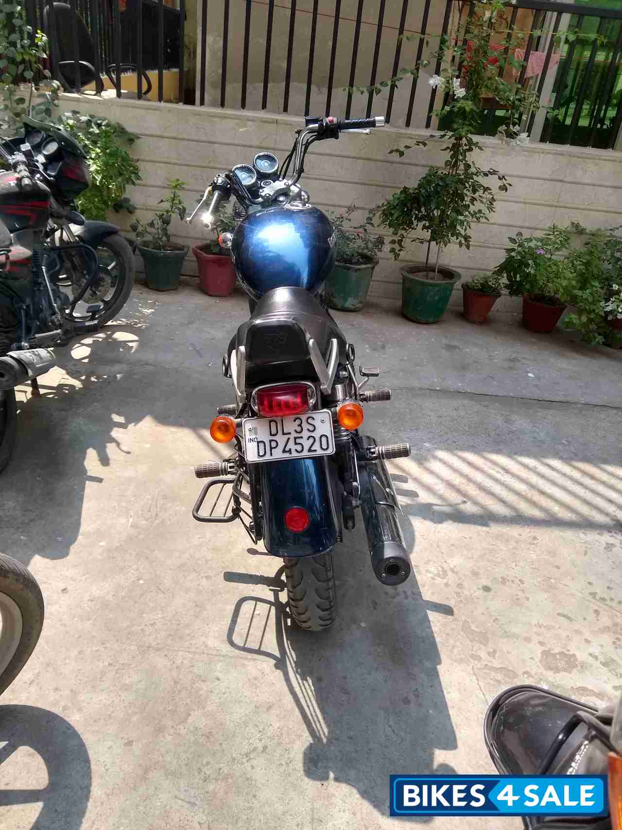 Marine Blue Royal Enfield Thunderbird 350 Marine Blue Royal Enfield Thunderbird 350