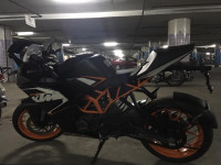 Black KTM RC 200