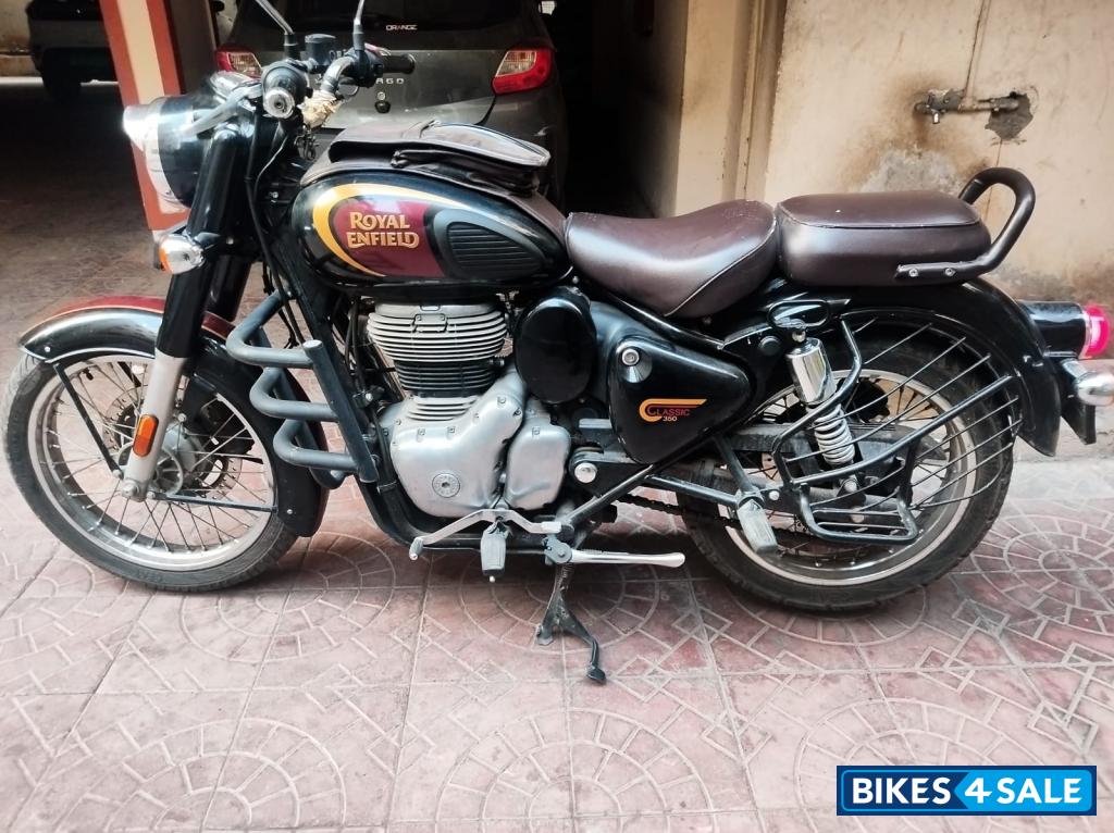 Halcyon Black Royal Enfield Classic 350
