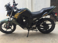 Battle Green Yamaha FZ-S